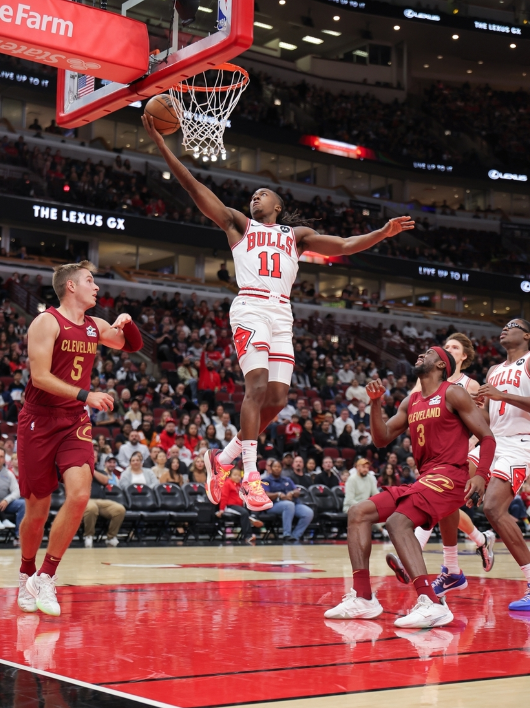 开云官方入口 -芝加哥公牛迎NBA季后赛关键赛，今夜战术微调，赛场秩序良好，赛程密集仍需轮换的简单介绍